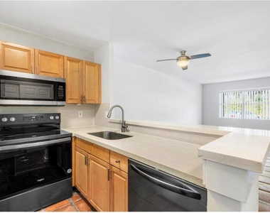 420 Se 2nd Avenue - Photo Thumbnail 1