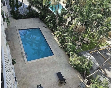 677 Ne 24th Street - Photo Thumbnail 10