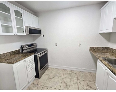 677 Ne 24th Street - Photo Thumbnail 4