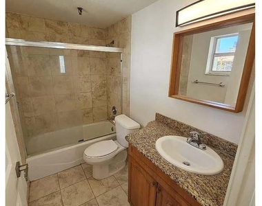 677 Ne 24th Street - Photo Thumbnail 8