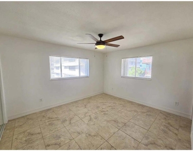 677 Ne 24th Street - Photo Thumbnail 3