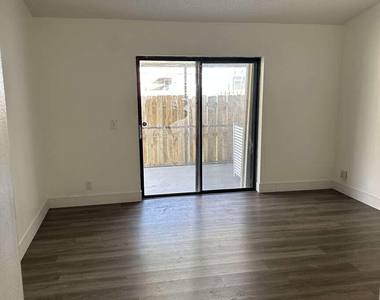 9912 61st Way S - Photo Thumbnail 4