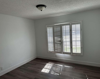 9912 61st Way S - Photo Thumbnail 6