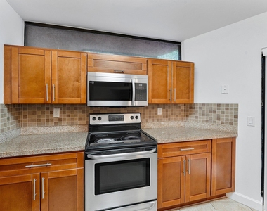 8195 Severn Drive - Photo Thumbnail 6