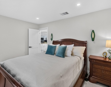 272 Sw Fairchild Avenue - Photo Thumbnail 17