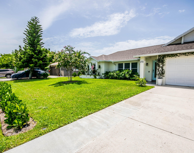 272 Sw Fairchild Avenue - Photo Thumbnail 27