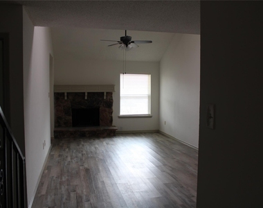 2021 Towngate Drive - Photo Thumbnail 1