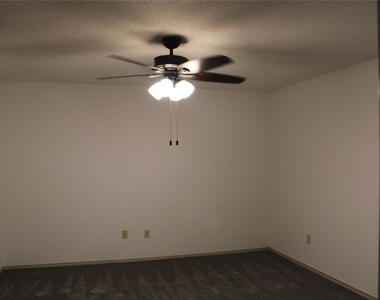 2021 Towngate Drive - Photo Thumbnail 5