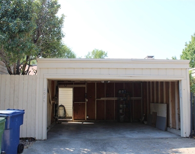 2021 Towngate Drive - Photo Thumbnail 11