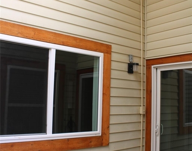 2021 Towngate Drive - Photo Thumbnail 10