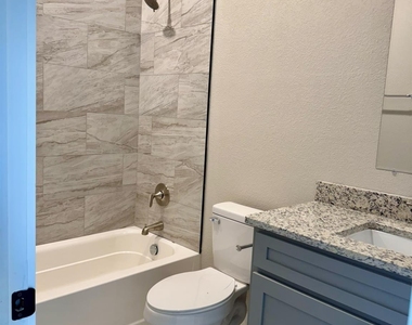 15528 Greenhouse Way - Photo Thumbnail 5