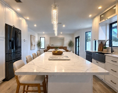 10920 Haydn Drive - Photo Thumbnail 12