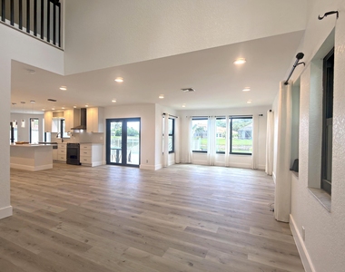 10920 Haydn Drive - Photo Thumbnail 6