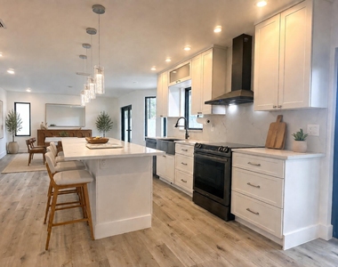 10920 Haydn Drive - Photo Thumbnail 9