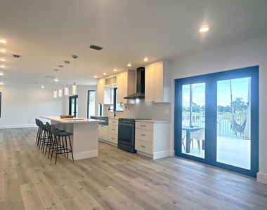 10920 Haydn Drive - Photo Thumbnail 8