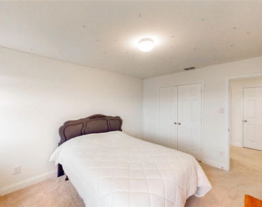 1200 Lancaster Drive - Photo Thumbnail 22