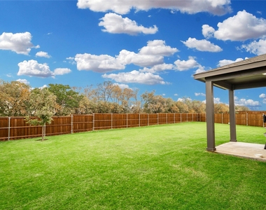 1200 Lancaster Drive - Photo Thumbnail 31