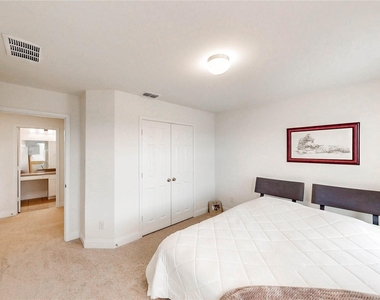 1200 Lancaster Drive - Photo Thumbnail 26