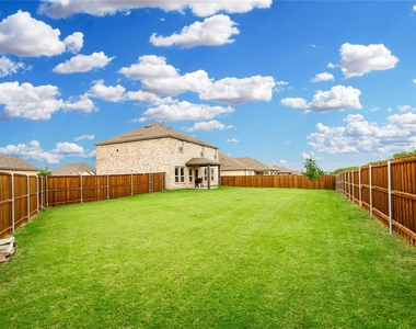 1200 Lancaster Drive - Photo Thumbnail 28