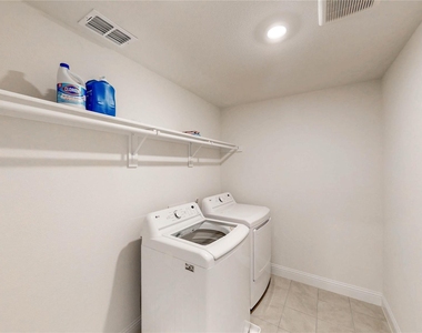 1200 Lancaster Drive - Photo Thumbnail 27