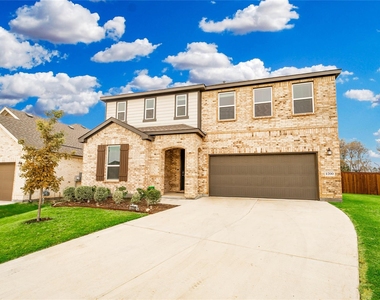 1200 Lancaster Drive - Photo Thumbnail 2