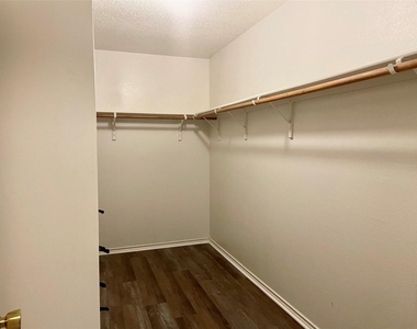 3704 Mariner Street - Photo Thumbnail 14
