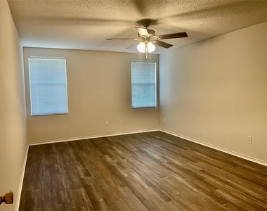 3704 Mariner Street - Photo Thumbnail 7