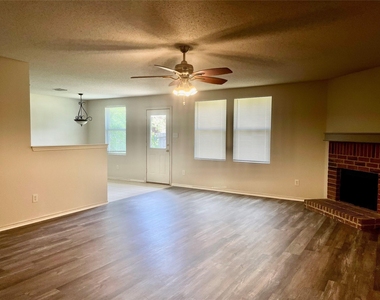 3704 Mariner Street - Photo Thumbnail 3