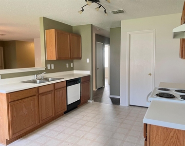 3704 Mariner Street - Photo Thumbnail 4