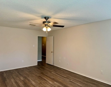 3704 Mariner Street - Photo Thumbnail 9