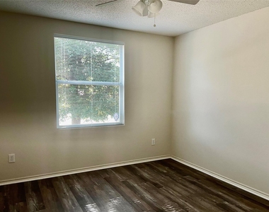 3704 Mariner Street - Photo Thumbnail 6