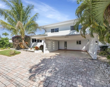 1771 Ne 35th Street - Photo Thumbnail 1