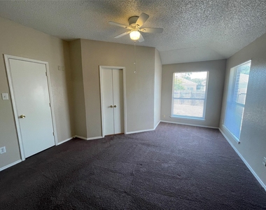 2729 Bent Brook Drive - Photo Thumbnail 10
