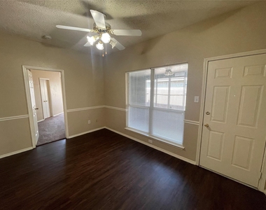 2729 Bent Brook Drive - Photo Thumbnail 4