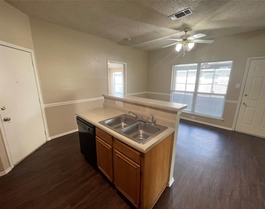 2729 Bent Brook Drive - Photo Thumbnail 7