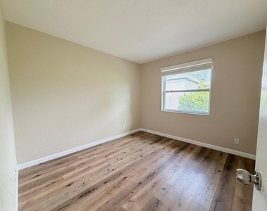 8748 Sunset Drive - Photo Thumbnail 20