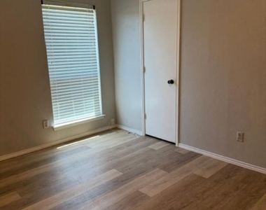 7608 Chapin Road - Photo Thumbnail 10