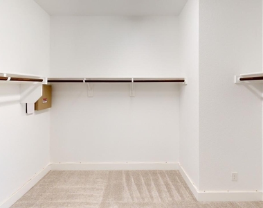2600 Briarhurst Court - Photo Thumbnail 18