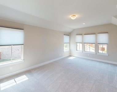 2600 Briarhurst Court - Photo Thumbnail 13