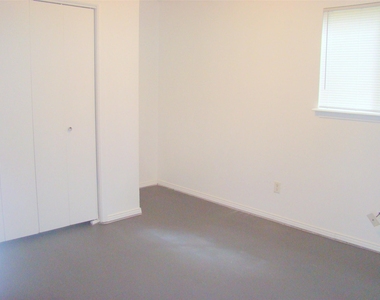 1506 N Preston Street - Photo Thumbnail 12