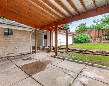 4315 Woodstock Drive - Photo Thumbnail 24