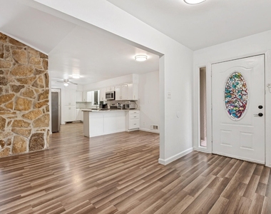 4315 Woodstock Drive - Photo Thumbnail 3