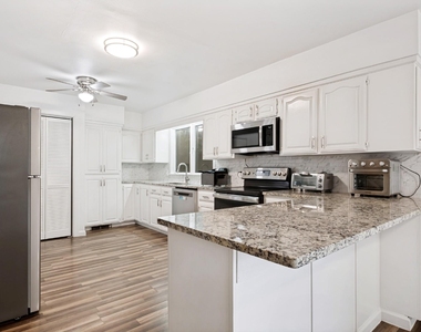 4315 Woodstock Drive - Photo Thumbnail 13