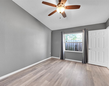 5361 Nw 90th Avenue - Photo Thumbnail 18