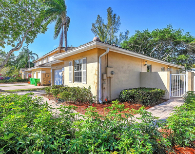5361 Nw 90th Avenue - Photo Thumbnail 2