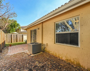 5361 Nw 90th Avenue - Photo Thumbnail 5