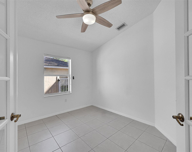 5361 Nw 90th Avenue - Photo Thumbnail 15