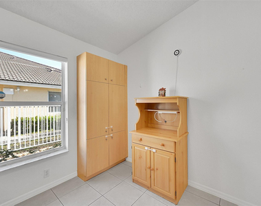 5361 Nw 90th Avenue - Photo Thumbnail 9