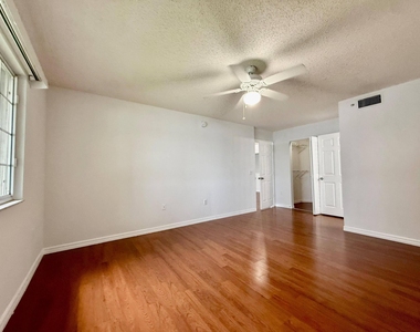 5041 Wiles Road - Photo Thumbnail 1