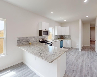 6702 S Lancaster Road - Photo Thumbnail 2
